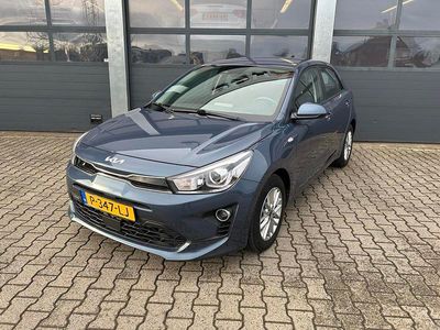 Occasion Kia Rio 2022 Blauw Hatchback