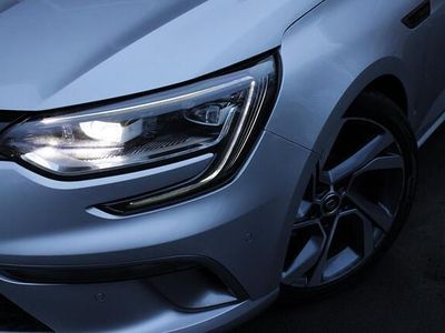 Grijs (metallic) Gebruikt 2018 Renault Mégane IV GT Hatchback | € 15.950 (Iets duurder)