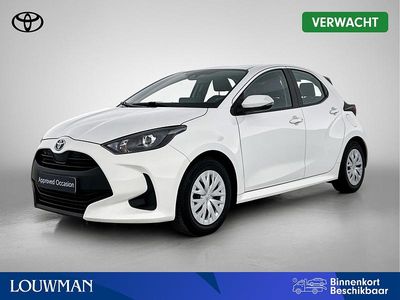 Wit Occasion 2022 Toyota Yaris Hybrid Active Hatchback | € 17.950 (Goede deal)