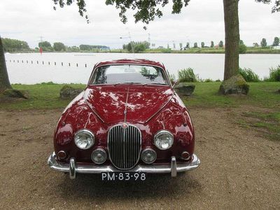 Rood Occasion 1969 Jaguar MK II Sedan | € 24.990
