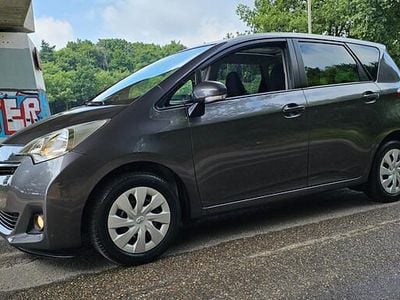 Grijs Occasion 2013 Toyota Verso-S MPV | € 7.950 (Duur)