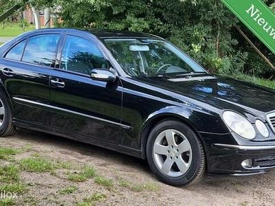 Zwart Occasion 2006 Mercedes E270 Avantgarde Sedan | € 8.499