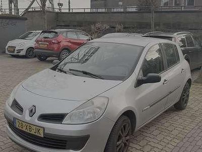 Zilver Gebruikt 2007 Renault Clio II Rip Curl Hatchback | € 2.500 (Eerlijke prijs)