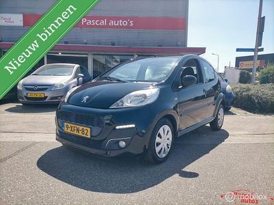 Zwart Gebruikt 2014 Peugeot 107 Envy Hatchback | € 5.995 (Iets duurder)
