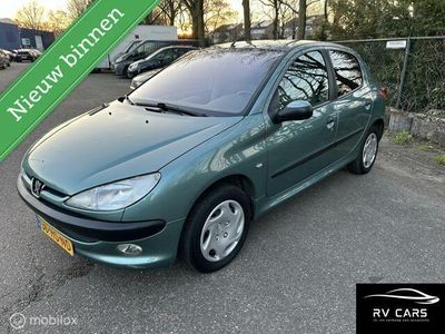 tweedehands Peugeot 206 1.4 Gentry 5 deurs nieuwe apk Airco