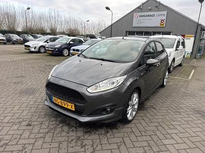 Grijs (metallic) Occasion 2017 Ford Fiesta ST-Line Hatchback | € 8.995 (Goede deal)