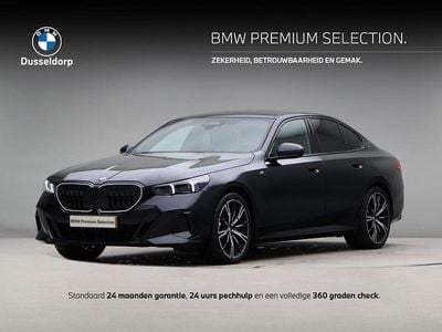Zwart Gebruikt 2024 BMW 520 Comfort Edition Sedan | € 57.450 (Goede deal)
