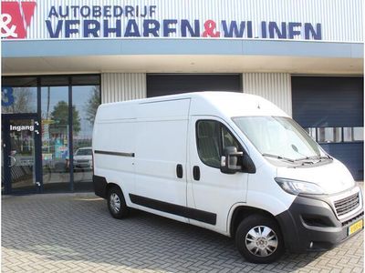 tweedehands Peugeot Boxer 330 2.0 BlueHDI L2H2 Pro | NAVIGATIE | CLIMAT | CRUISE | 2ZITS-BANK | CAMERA