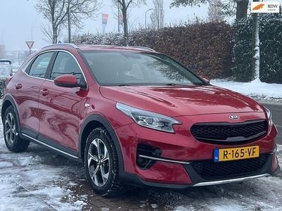 Rood (metallic) Occasion 2021 Kia XCeed Comfort SUV | € 14.950 (Super prijs)
