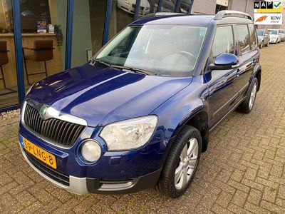 Blauw (metallic) Gebruikt 2010 Skoda Yeti Elegance SUV | € 7.945 (Eerlijke prijs)