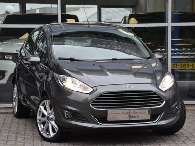 Occasion Ford Fiesta Titanium 101 PK (74 kW) 2015 Grijs, metallic lak Hatchback