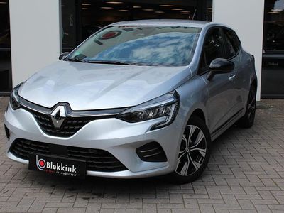 Grijs Occasion 2023 Renault Clio V Evolution Hatchback | € 17.590 (Eerlijke prijs)