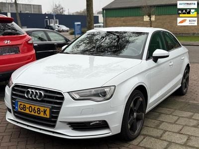 Wit Occasion 2015 Audi A3 Attraction Sedan | € 15.900 (Eerlijke prijs)