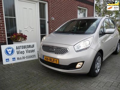 Beige (metallic) Gebruikt 2011 Kia Venga Hatchback | € 5.950 (Eerlijke prijs)