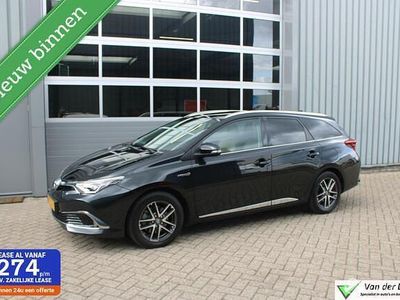 Zwart Occasion 2015 Toyota Auris Touring Sports Stationwagen | € 15.950 (Eerlijke prijs)