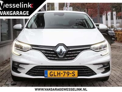 Wit Occasion 2021 Renault Mégane Zen Hatchback | € 17.900