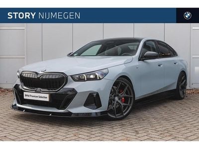 Grijs (metallic) Occasion 2024 BMW 520 M Sport Sedan | € 57.950 (Eerlijke prijs)
