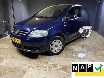 Blauw (metallic) Gebruikt 2006 VW Fox Trendline Hatchback | € 1.950 (Eerlijke prijs)