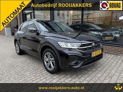 Zwart Gebruikt 2023 VW T-Roc R-line SUV | € 31.950 (Eerlijke prijs)