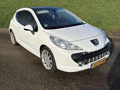 Wit Gebruikt 2007 Peugeot 207 Hatchback | € 1.800 (Duur)