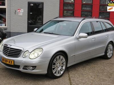 Grijs Occasion 2007 Mercedes E200 Avantgarde Stationwagen | € 10.500 (Iets duurder)