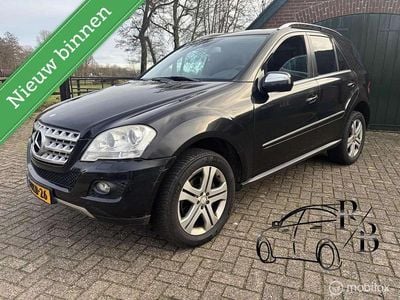 Zwart Gebruikt 2009 Mercedes ML350 SUV | € 5.799 (Goede deal)
