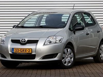 Occasion Toyota Auris Terra 124 PK (91 kW) 2008 Zilver Hatchback
