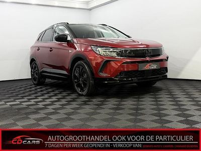 Rood (metallic) Occasion 2022 Opel Grandland X GS Line SUV | € 21.950 (Eerlijke prijs)