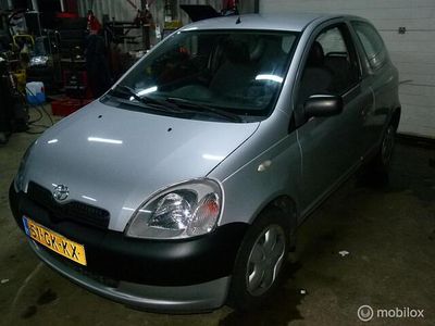 Grijs Occasion 2001 Toyota Yaris Terra Hatchback | € 1.250 (Eerlijke prijs)