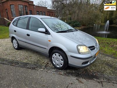 Nissan Almera Tino