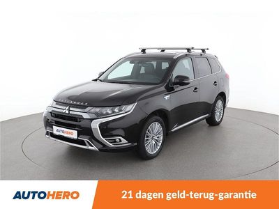 Zwart (metallic) Gebruikt 2020 Mitsubishi Outlander P-HEV Instyle SUV | € 21.449 (Goede deal)