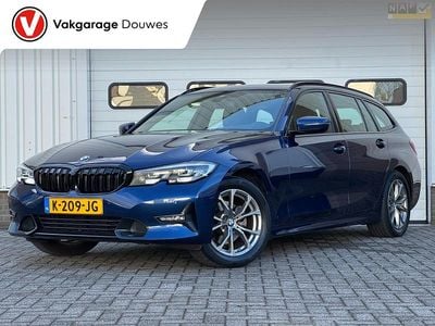 Blauw Gebruikt 2021 BMW 320 Executive Stationwagen | € 30.950 (Goede deal)
