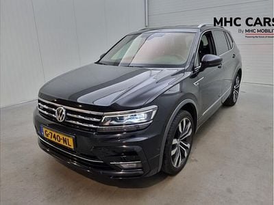 Zwart (metallic) Occasion 2019 VW Tiguan Allspace Highline SUV | € 26.900 (Eerlijke prijs)