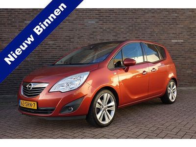 Rood Occasion 2011 Opel Meriva Cosmo MPV | € 5.445 (Eerlijke prijs)