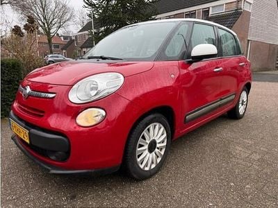 Rood Occasion 2013 Fiat 500L Easy MPV | € 3.950 (Goede deal)