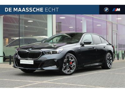 Zwart Occasion 2025 BMW 550e M Sport Sedan | € 88.950