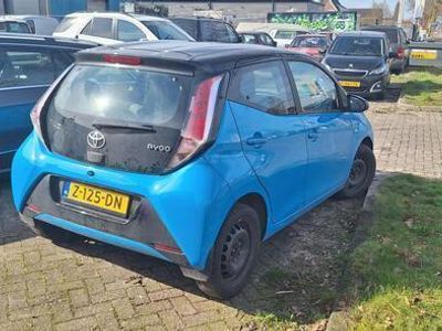 tweedehands Toyota Aygo 1.0 VVT-i x-now