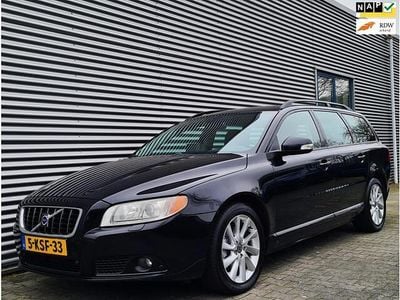Zwart (metallic) Gebruikt 2008 Volvo V70 Summum Stationwagen | € 3.795 (Eerlijke prijs)