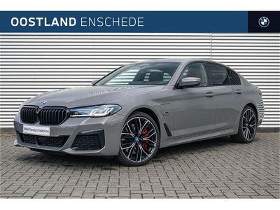 Grijs Occasion 2022 BMW 545e Executive Sedan | € 56.950 (Duur)
