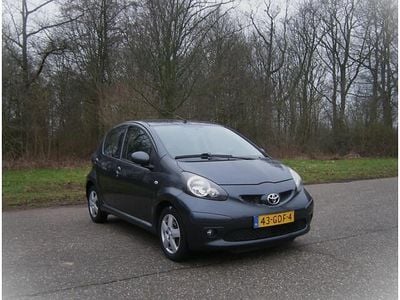 Occasion Toyota Aygo Sport 68 PK (50 kW) 2008 Grijs (metallic) Hatchback