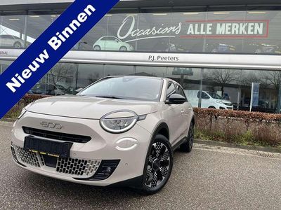 Beige Occasion 2024 Fiat 600 La Prima Sedan | € 26.950