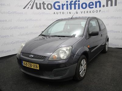 Grijs (metallic) Occasion 2007 Ford Fiesta Cool & Sound Edition Hatchback | € 1.390 (Eerlijke prijs)