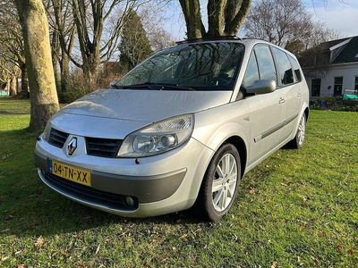 Grijs (metallic) Gebruikt 2006 Renault Grand Scénic II MPV | € 1.850