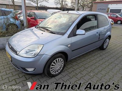 Blauw (metallic) Gebruikt 2005 Ford Fiesta Futura Hatchback | € 1.499 (Eerlijke prijs)