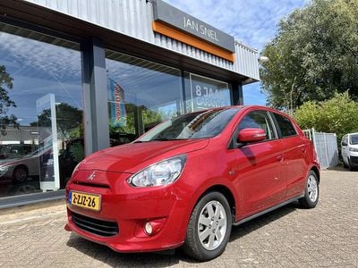 Rood metallic Occasion 2015 Mitsubishi Space Star Intense Hatchback | € 8.250 (Iets duurder)