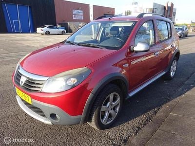 Occasion Dacia Sandero Lauréate 87 PK (63 kW) 2010 Rood Hatchback