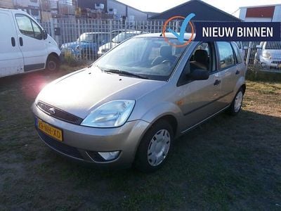 Grijs Occasion 2003 Ford Fiesta Trend Hatchback | € 2.849 (Eerlijke prijs)
