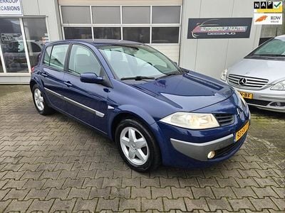 Blauw Gebruikt 2006 Renault Mégane II Business Hatchback | € 1.950 (Eerlijke prijs)