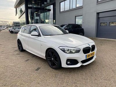 Wit Occasion 2018 BMW 118 Executive Hatchback | € 15.500 (Eerlijke prijs)
