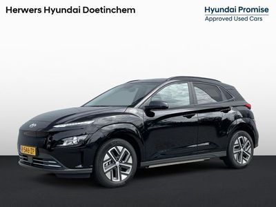 tweedehands Hyundai Kona EV Fashion 39 kWh / €2000,- Subsidie Beschikbaar / Tot 305km WLTP / Navigatie / Achteruitrij Camera / Adaptieve Cruise Control /